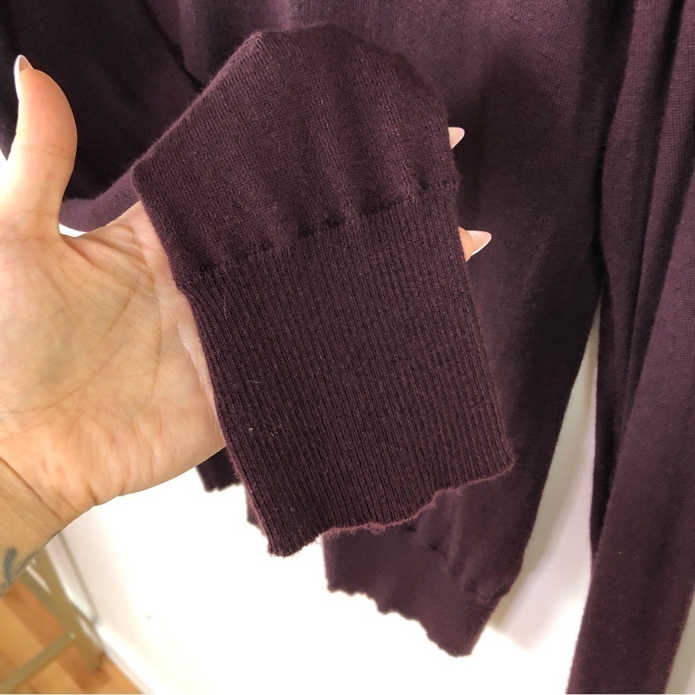 John Varvatos burgundy v-neck 100% merino wool sweater - Picture 5 of 11